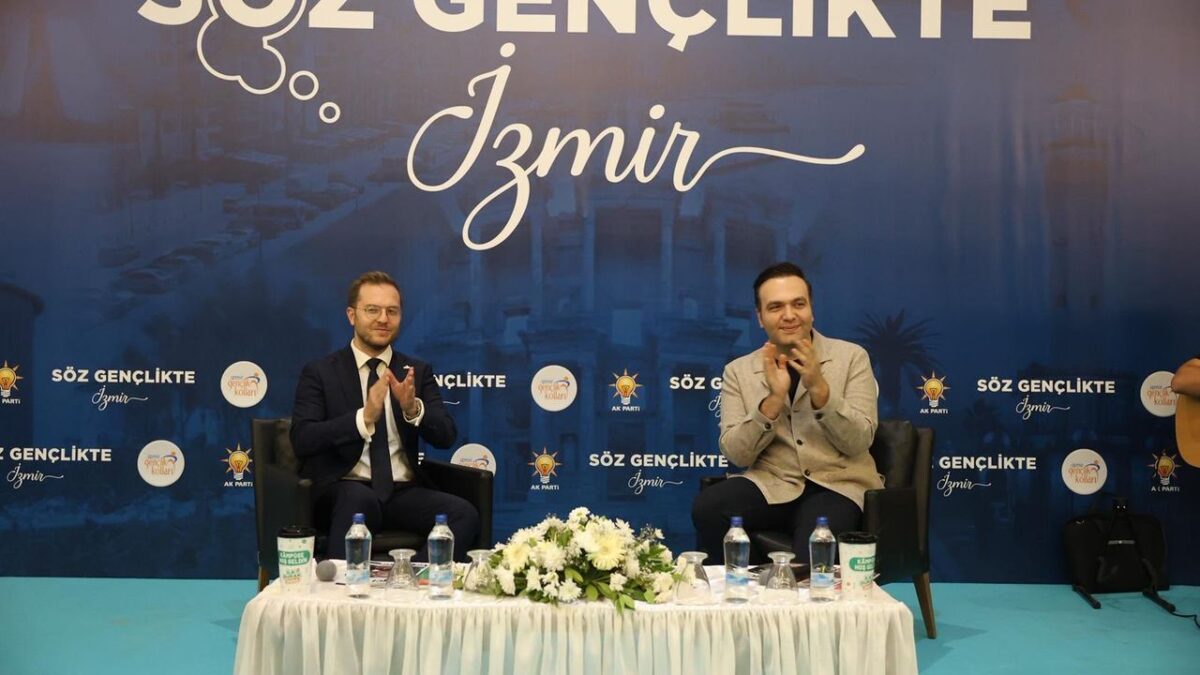 AK Parti Gençlik Kolları Genel Başkanı Yusuf İbiş, İzmir’de gençlerle buluştu AK Parti Gençlik Kolları Genel Başkanı Yusuf İbiş, İzmir’de gençlerle buluştu