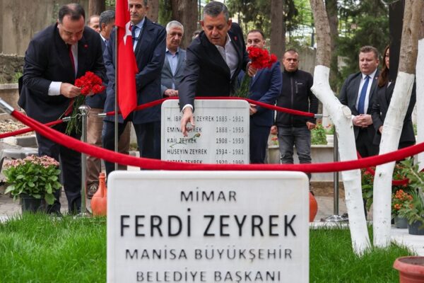CHP lideri Özel’den Ferdi Zeyrek’in ka... CHP lideri Özel’den Ferdi Zeyrek’in ka...