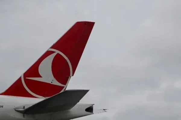 THY uçağında uçuşu durduran şaka: Kabine polis gir...