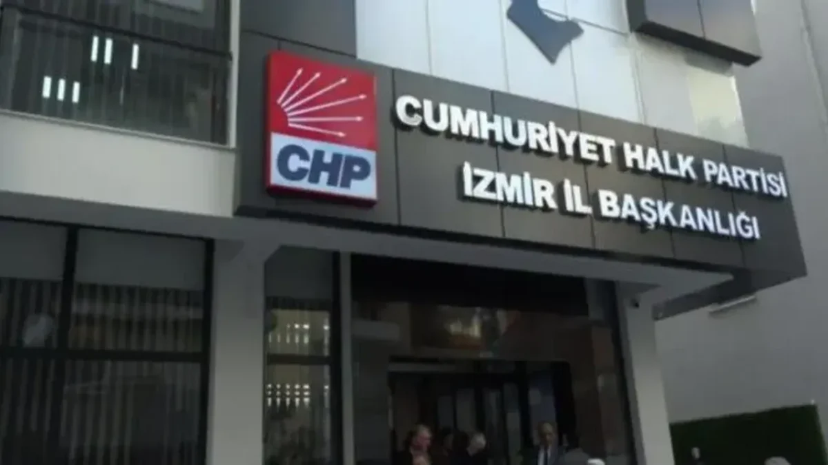 CHP İzmir’de tanışma mesaisi sürüyor: Belediye başkanları ve meclis üyeleri ile toplanıyor