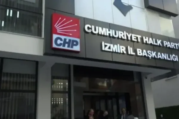 CHP İzmir’de tanışma mesaisi sürüyor: Belediye baş... CHP İzmir’de tanışma mesaisi sürüyor: Belediye baş...