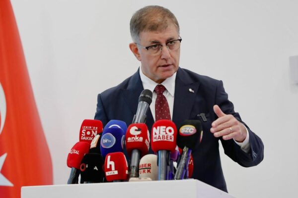 Tugay, Güç’ün adaylığını değerlendirdi: Bana da sü... Tugay, Güç’ün adaylığını değerlendirdi: Bana da sü...