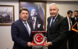 Bakan Tunç’un Kemalpaşa Belediye ziyaretinin perde arkası: “Bir çayınızı içelim dedik”