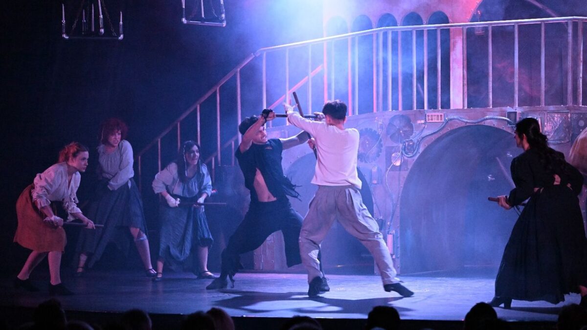 Manisa Şehir Tiyatrosu’ndan  Romeo ve Juliet ile açılış!