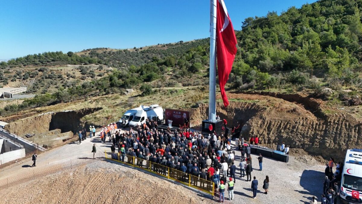 İEÜ Güzelbahçe kampüsünde ‘Cumhuriyet’ coşkusu!