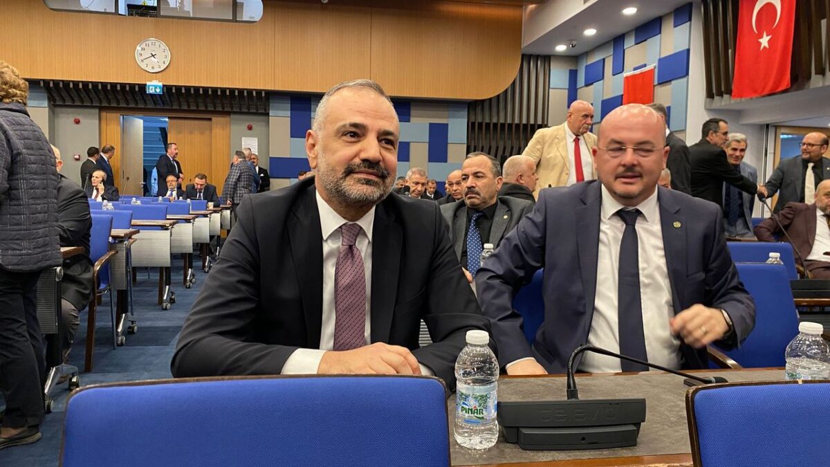 Üyelik düşmedi… Aslanoğlu, özel izinle İZTO’da! Üyelik düşmedi… Aslanoğlu, özel izinle İZTO’da!