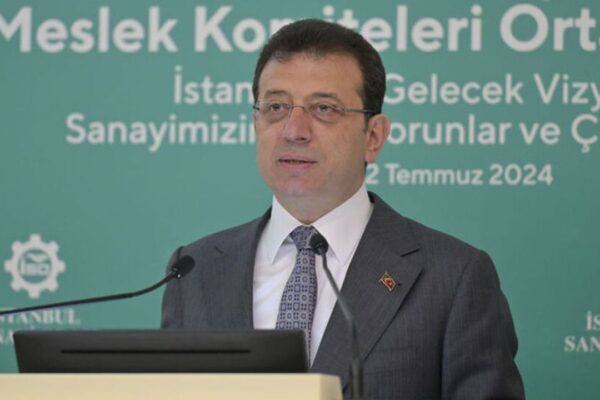 İmamoğlu’nun babası ve oğluna yurt dışı yasağı
