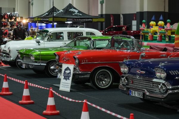 Sektörün kalbi İzmir’de atıyor… Motorl... Sektörün kalbi İzmir’de atıyor… Motorl...