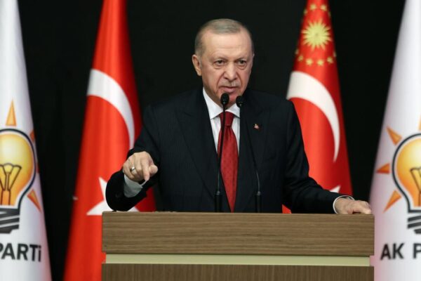 Erdoğan: Mimarimizi yeniden milli üslupla buluştur... Erdoğan: Mimarimizi yeniden milli üslupla buluştur...