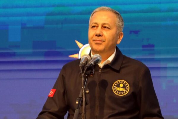 Bakan Yerlikaya: Ülkesine dönen Suriyelilerin sayı...