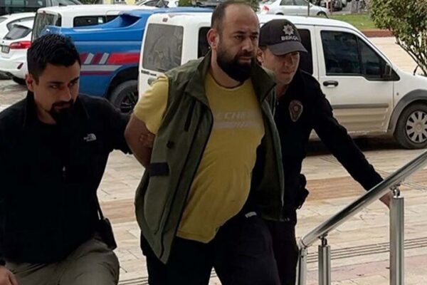 10 Kasım’da saygı duruşunda bulunanlarla ala... 10 Kasım’da saygı duruşunda bulunanlarla ala...