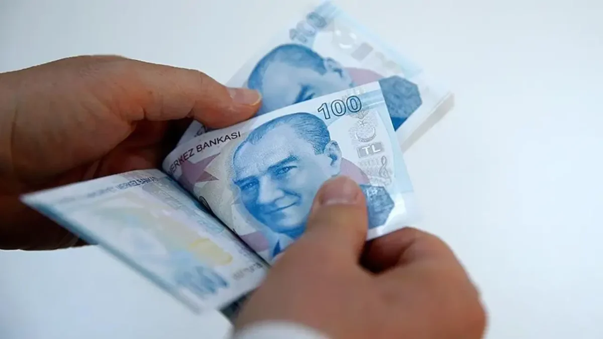 TÜRK-İş’ten asgari ücret tepkisi: Açlık sınırı 30 bin TL’yi geçti TÜRK-İş’ten asgari ücret tepkisi: Açlık sınırı 30 bin TL’yi geçti
