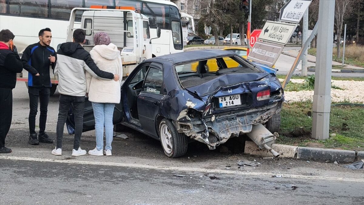 Kütahya’da zincirleme trafik kazası: 4 kişi yaralandı