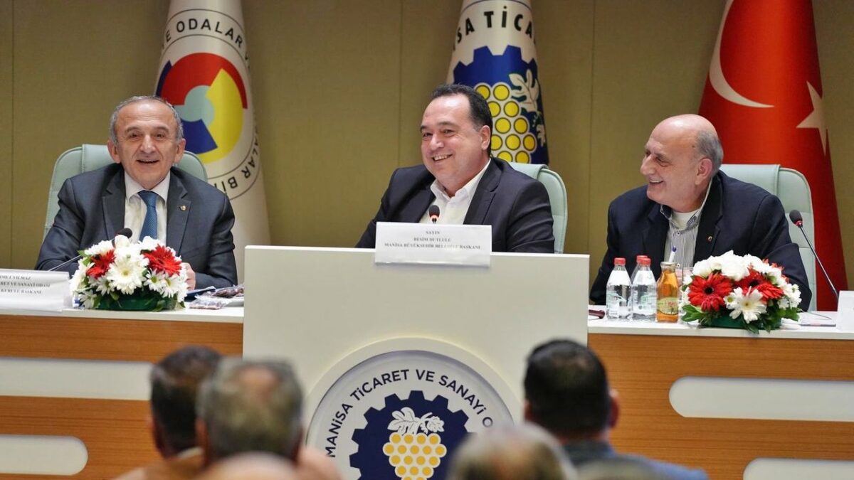 Başkan Dutlulu, Ticaret Odası’nda iş insanları ile buluştu