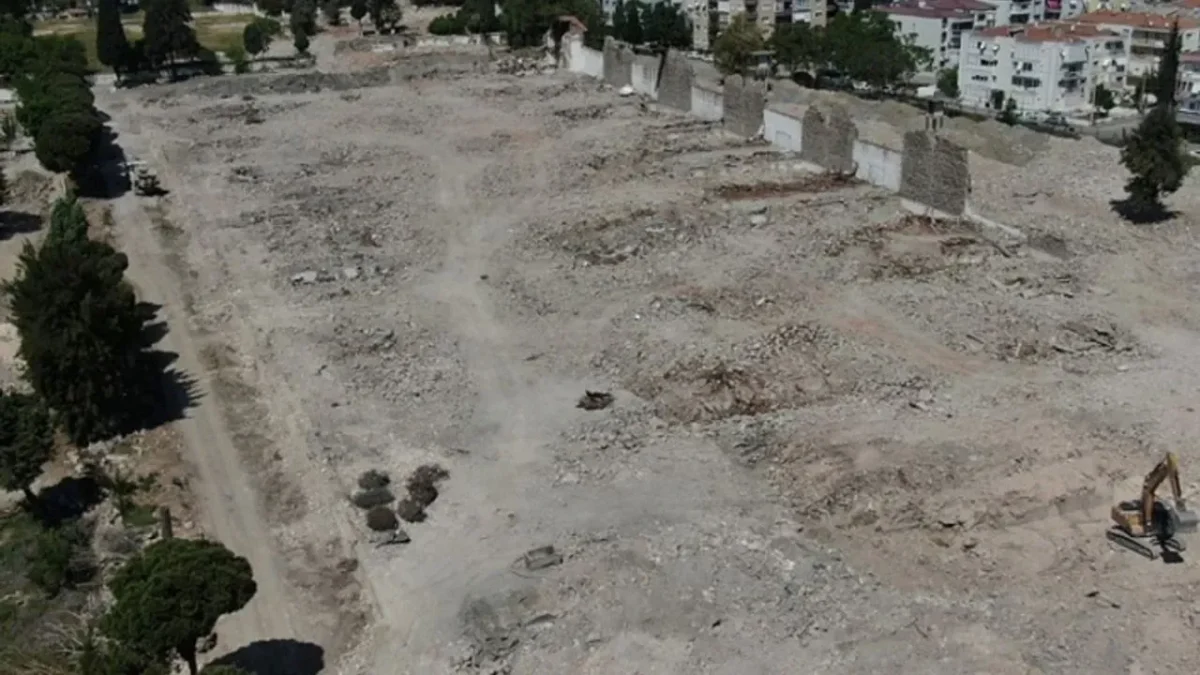 Tugay’dan ‘Buca Cezaevi’ planı eleştirilerine yanıt: Gönlümden geçen tamamının yeşil alan olması ama… Tugay’dan ‘Buca Cezaevi’ planı eleştirilerine yanıt: Gönlümden geçen tamamının yeşil alan olması ama…