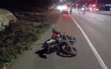Devrilen motosikletteki genç öldü! Devrilen motosikletteki genç öldü!