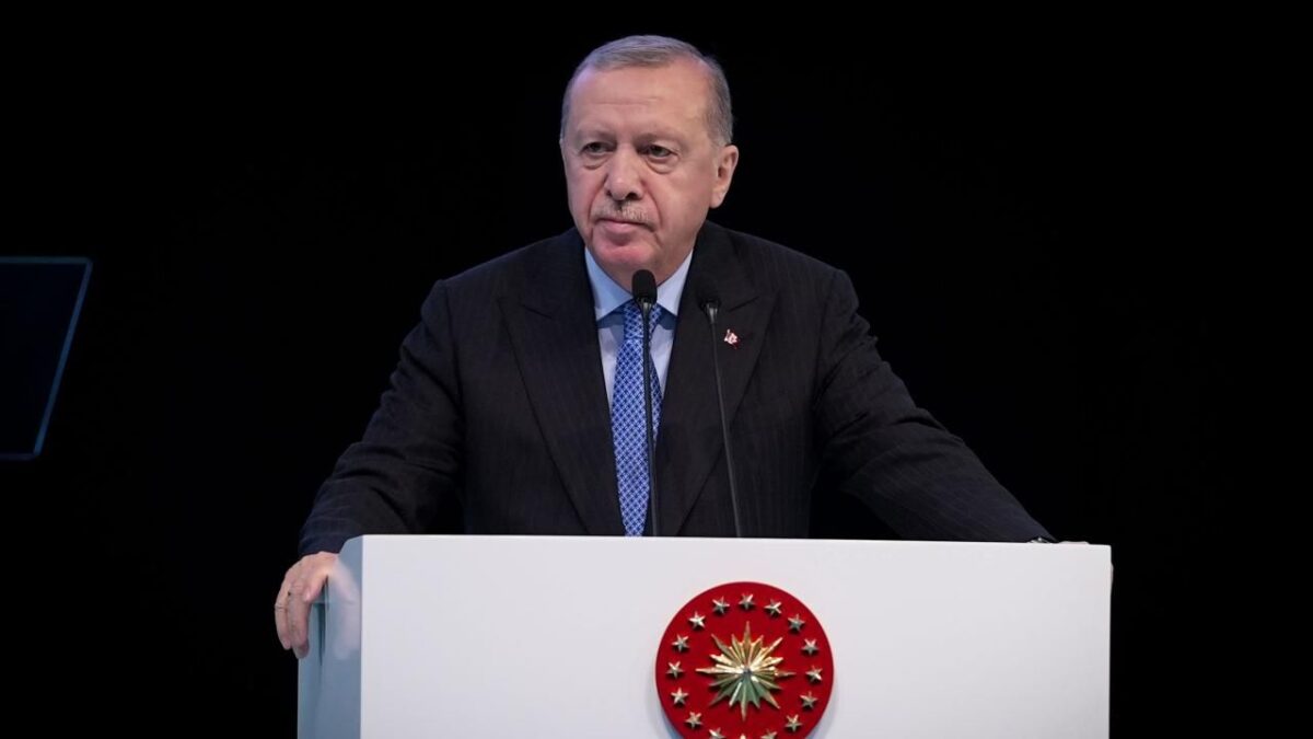 Erdoğan: Yeni asgari ücret hayırlı olsun Erdoğan: Yeni asgari ücret hayırlı olsun
