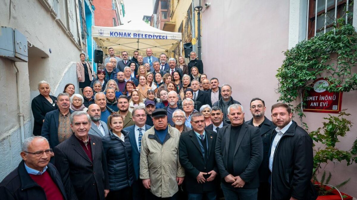 İsmet İnönü Konak’ta anıldı! İsmet İnönü Konak’ta anıldı!