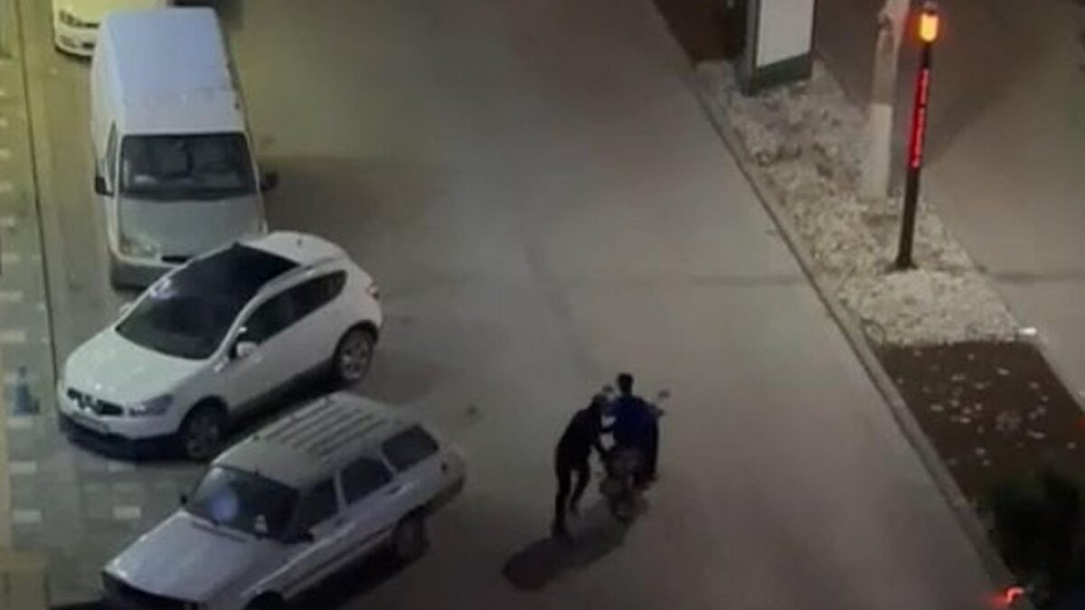 Park halindeki motosikleti çalan 3 çocuk yakalandı