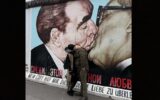 AK Partili meclis üyesinden Berlin’de dudak dudağa!