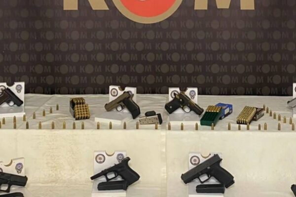 Sendikacılara suikast planına 15 gözaltı! Sendikacılara suikast planına 15 gözaltı!