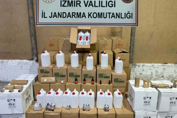 İzmir’de yılbaşı öncesi ölüm içkisi baskını!