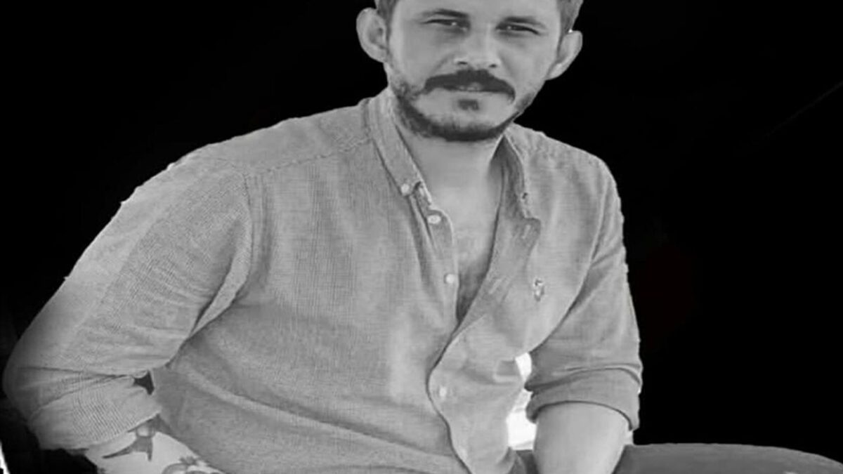 Otobüsü sollamak istemişti… Motosikletli can verdi! Otobüsü sollamak istemişti… Motosikletli can verdi!