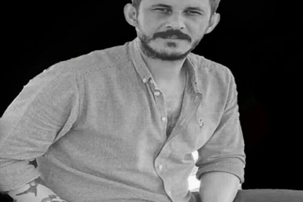 Otobüsü sollamak istemişti… Motosikletli can... Otobüsü sollamak istemişti… Motosikletli can...