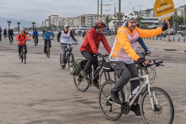 Pedallar, görme engellilerin kitaplara erişimi içi... Pedallar, görme engellilerin kitaplara erişimi içi...