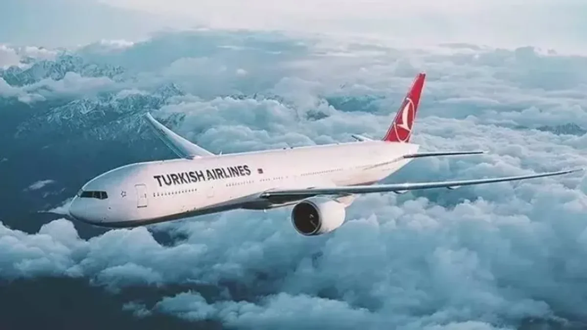 THY uçağında bomba önlemi: Uçak indi, kontroller yapılıyor THY uçağında bomba önlemi: Uçak indi, kontroller yapılıyor