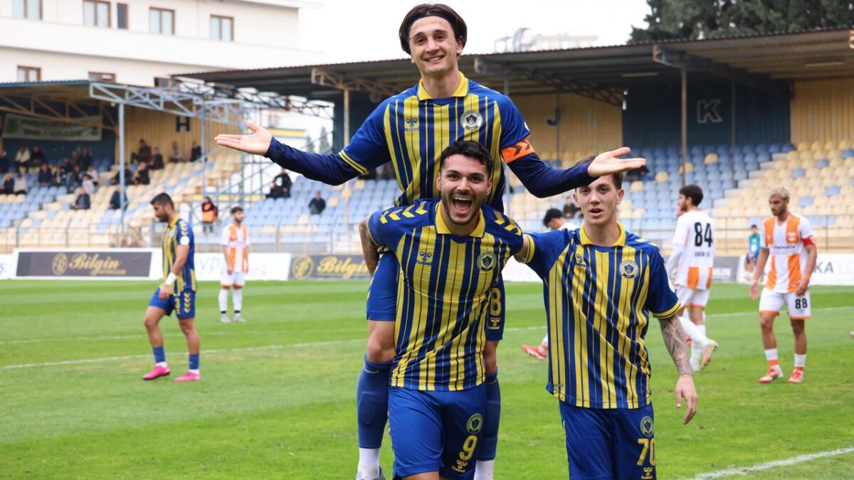 Menemen FK, 3 puanı 3 golle kaptı! Menemen FK, 3 puanı 3 golle kaptı!