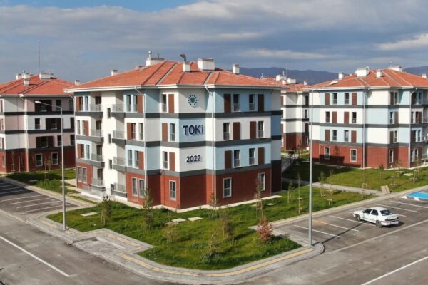 Yüzyılın Konut Projesi’nde kura çekimleri de... Yüzyılın Konut Projesi’nde kura çekimleri de...