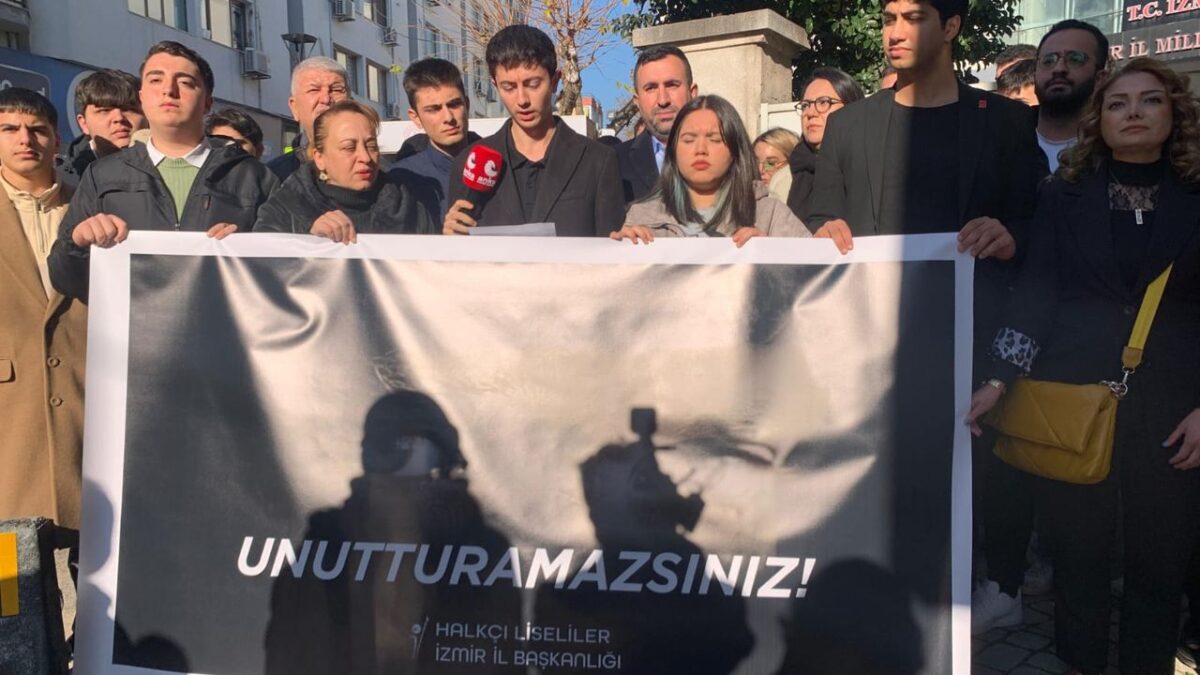 MEB önünde karne tepkisi: Cumhuriyet’i karnelerden silemezsiniz