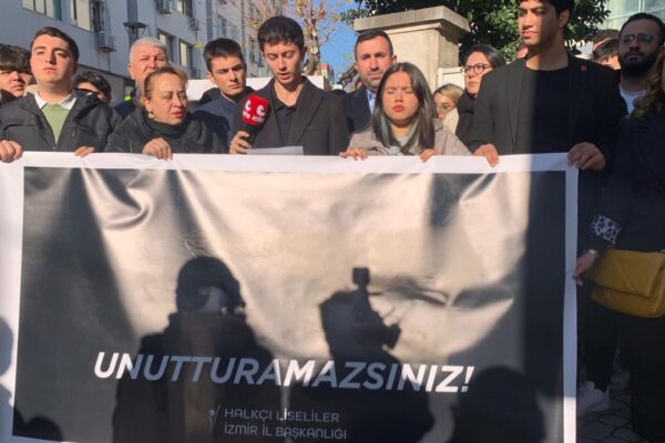 MEB önünde karne tepkisi: Cumhuriyet’i karnelerden...