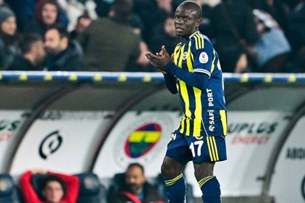 Kante 20 milyon euroyu Fenerbahçe için elinin ters...