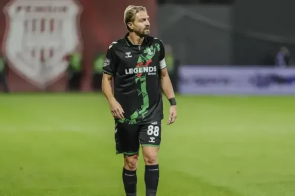 Caner Erkin’e 12 maçta dördüncü kırmızı kart... Caner Erkin’e 12 maçta dördüncü kırmızı kart...