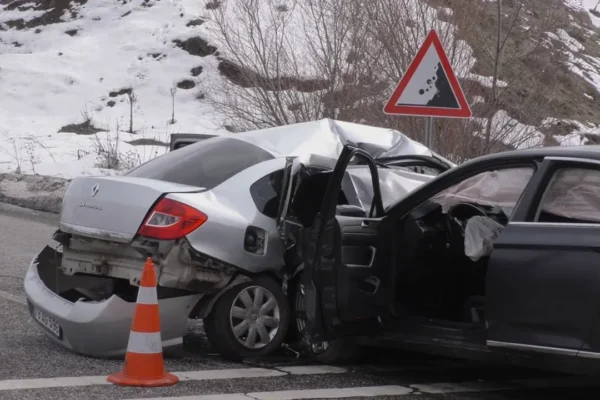 Bingöl’de feci kaza: Ölü ve yaralılar var