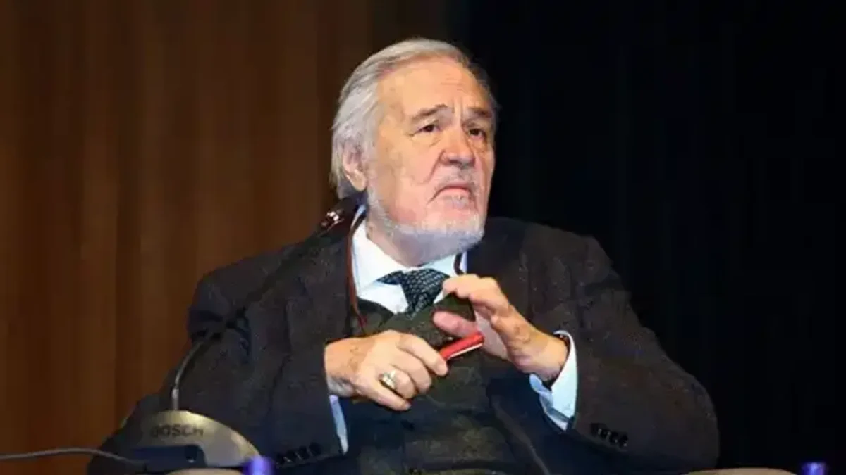 İlber Ortaylı’dan korkutan haber: Ani kanamam oldu, ameliyata aldılar İlber Ortaylı’dan korkutan haber: Ani kanamam oldu, ameliyata aldılar