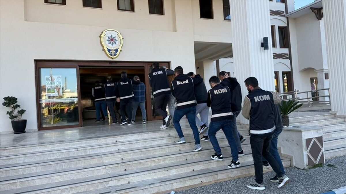 İzmir’de dolandırıcılık operasyonu!