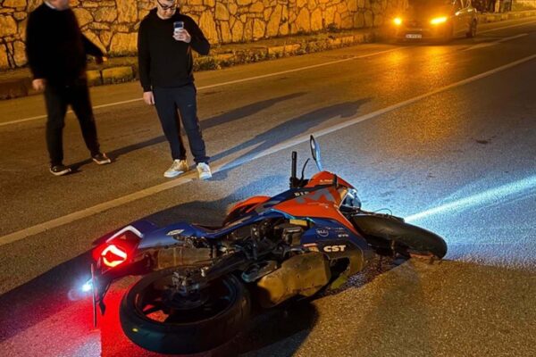 Genç motosikletli kaza kurbanı! Genç motosikletli kaza kurbanı!
