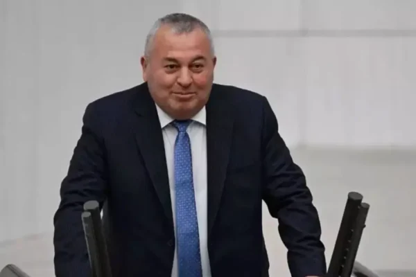 CHP’li Cemal Enginyurt trafik kazası geçirdi...