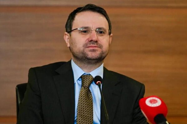 Gürlek’in tapu kayıtlarını sorgulayan müdüre...