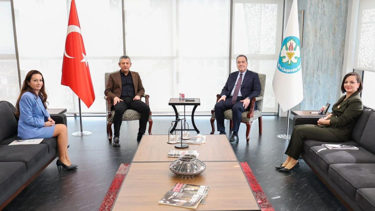 Manisa ziyaretinde dikkat çeken detay!