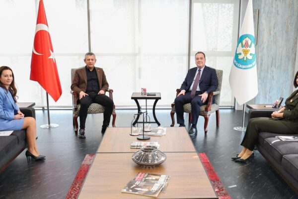 Manisa ziyaretinde dikkat çeken detay!