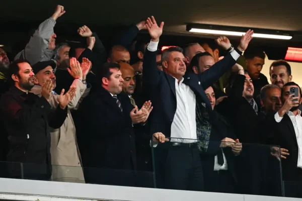 Fenerbahçe duyurdu, divan kurulu ertelendi