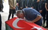 Minik tabutlar yan yana: Türkiye yasa boğuldu! Minik tabutlar yan yana: Türkiye yasa boğuldu!