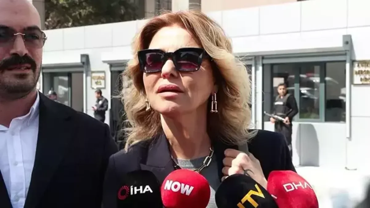 Gülben Ergen ifade vermek için adliyeye geldi Gülben Ergen ifade vermek için adliyeye geldi