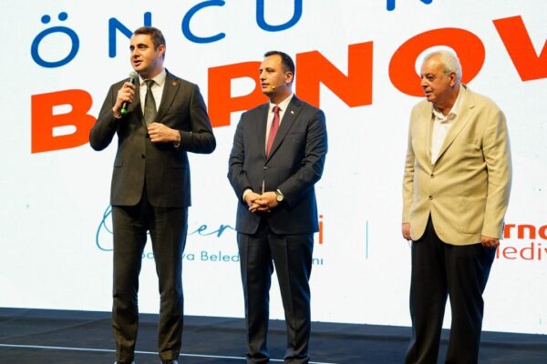 AK Parti’den Bornova’nın 2 yıllık sunu... AK Parti’den Bornova’nın 2 yıllık sunu...