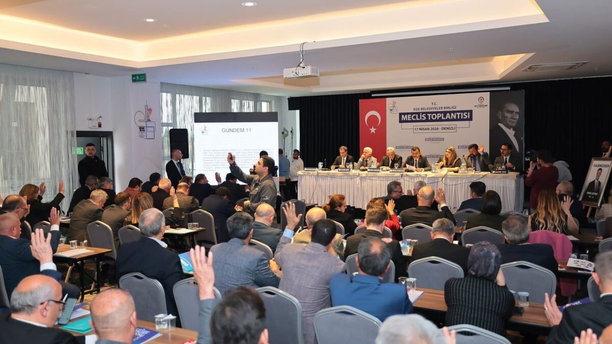 Seferihisar’ın ‘Sakin Şehir’ vizyonu Ege’ye örnek oldu Seferihisar’ın ‘Sakin Şehir’ vizyonu Ege’ye örnek oldu