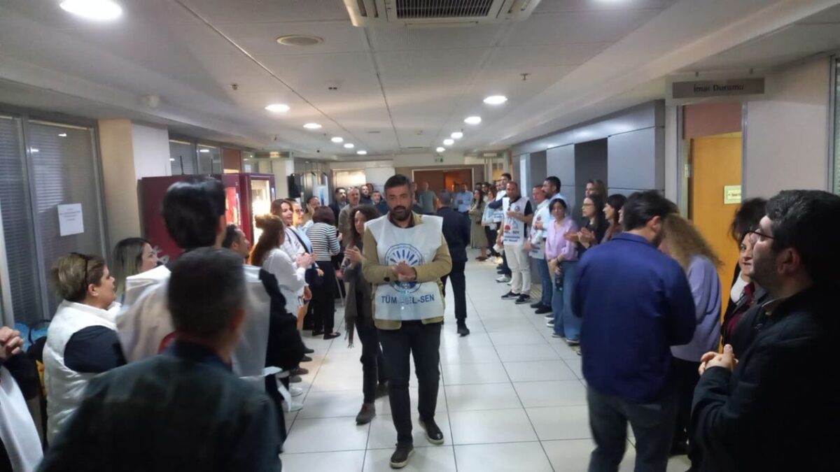 Karşıyaka’da SDS çıkmazı… Memurlar iş bırakıyor! Karşıyaka’da SDS çıkmazı… Memurlar iş bırakıyor!